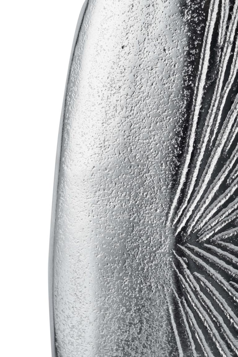 Vase-geriffelt-schmal-05 Moderne schmale Vase Silber aus Metall
