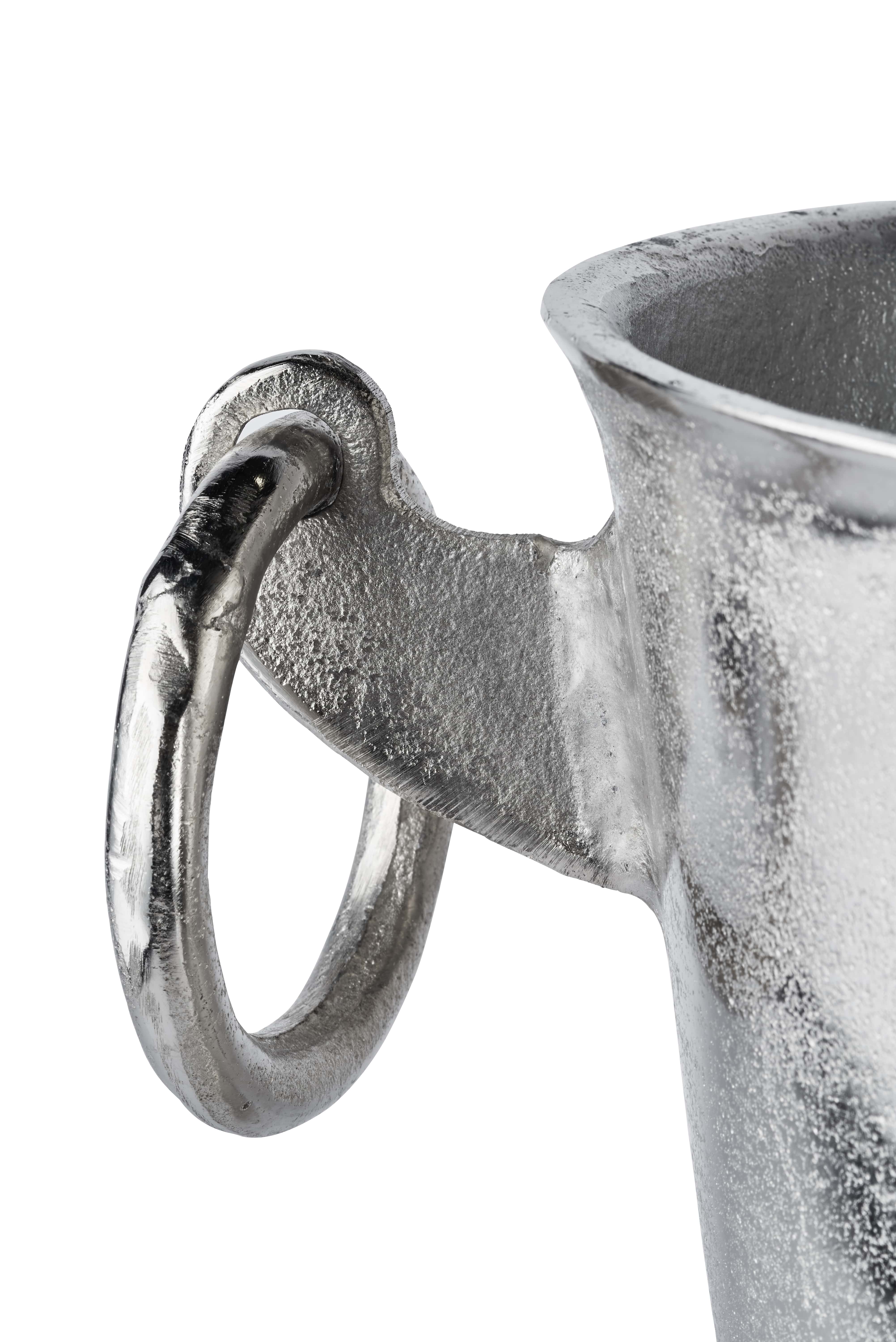 Ku-hler-gro-06-min Deko Pokal aus Metall in Silber