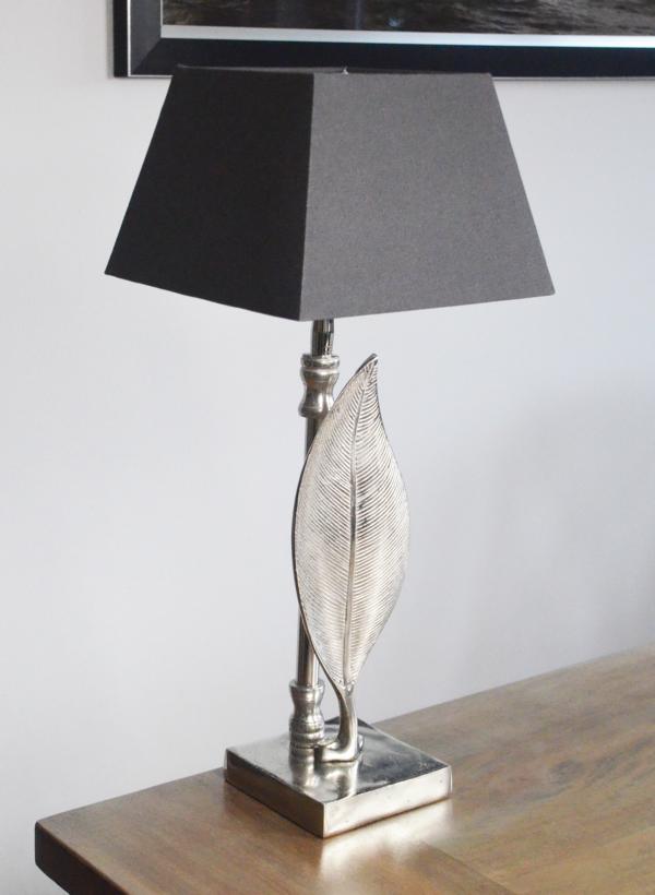 K800_Colmore-Tischlampe-mit-Feder Tischlampe Blatt Aluminium Silber Colmore