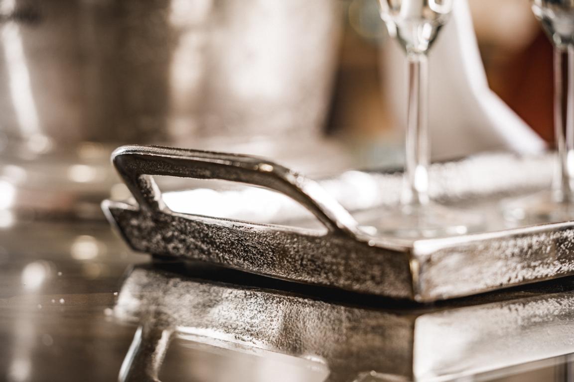 MN_Ambiente_16_04_2021-00031 Tablett Silber aus Metall Aluminium